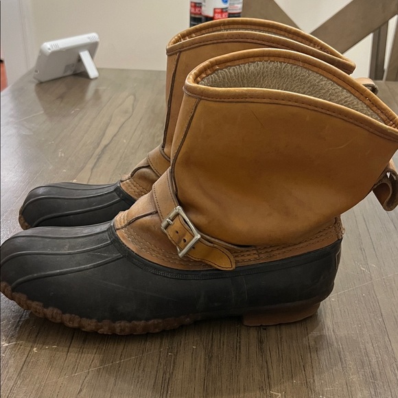 L.L. Bean Men's Tan and Black Rain & Snow Boots - Picture 5 of 6